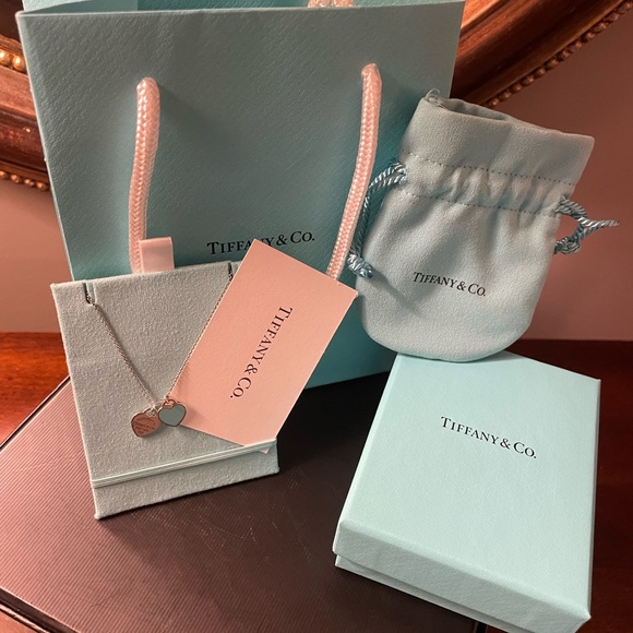 Return to Tiffany - Tiffany Blue® Double Heart Tag Pendant in Silver, Small - Picture 3 of 13